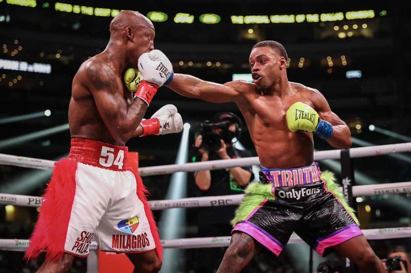 Errol Spence Jr. batters and pummels Yordenis Ugas to win third welterweight title