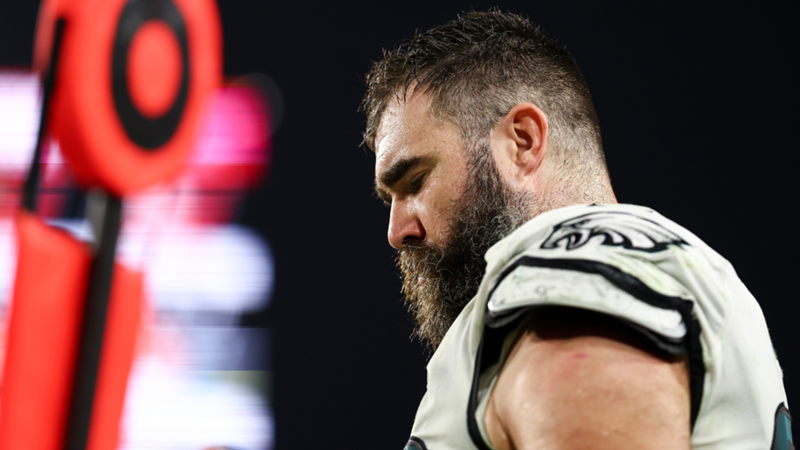 Jason Kelce y su desgarradora imagen en los Playoffs de la NFL: ¡terminó llorando al final del partido contra los Tampa Bay Buccaneers!