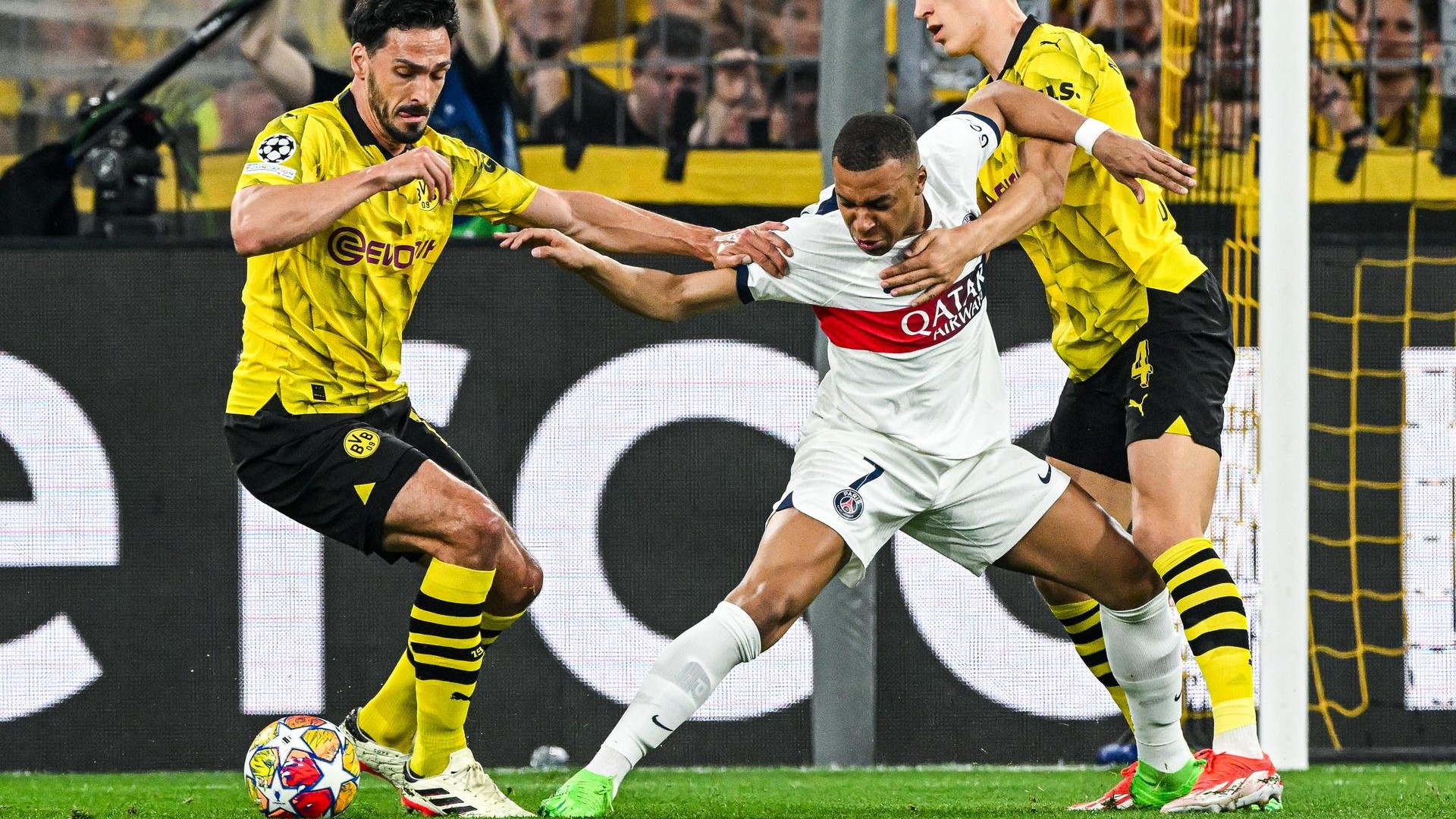 BVB Dortmund PSG Paris Champions League Hummels Mbappe 01052024