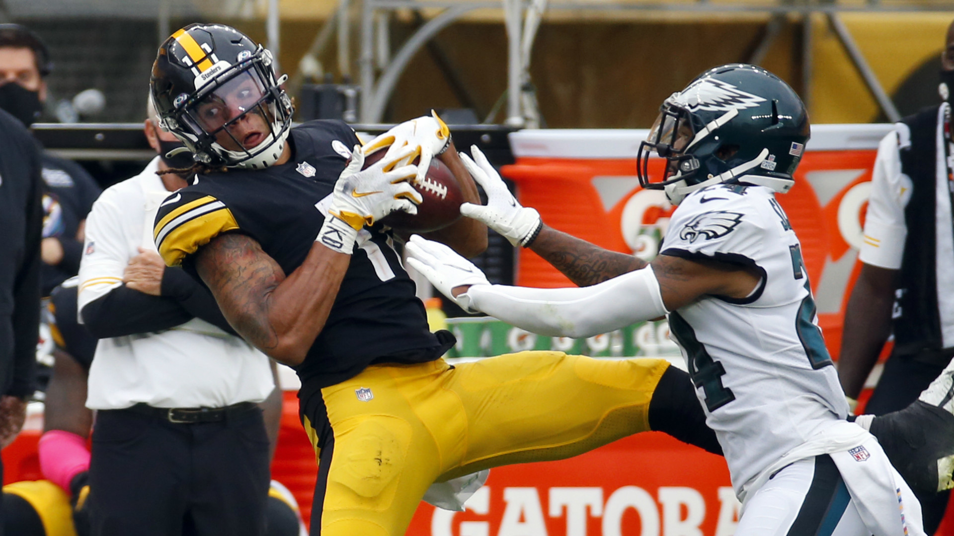 Canadian Chase Claypool leads Steelers to victory over Eagles