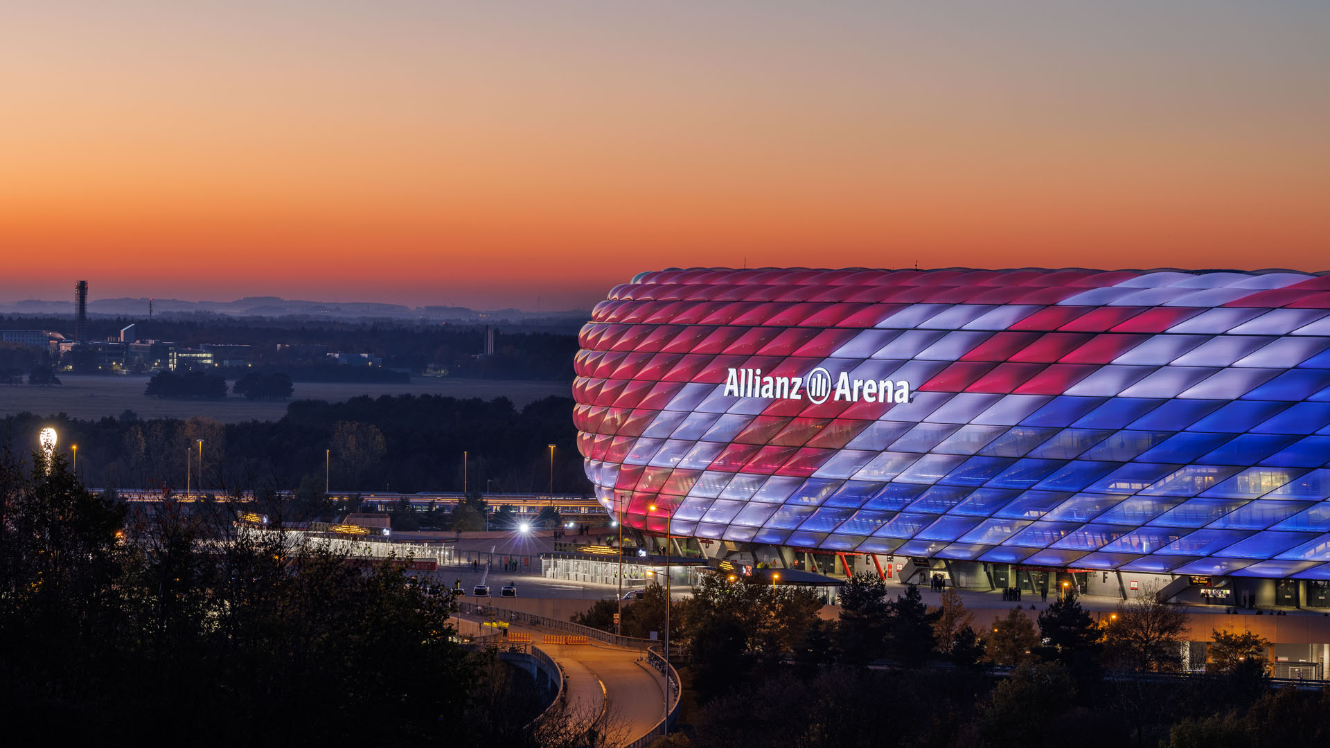 wann wurde die allianz arena eröffnet