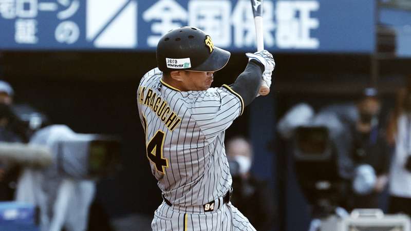 【動画】シリーズ初安打が決勝打 原口文仁が見せた「帝京魂」にファンも大歓喜 ｜ プロ野球