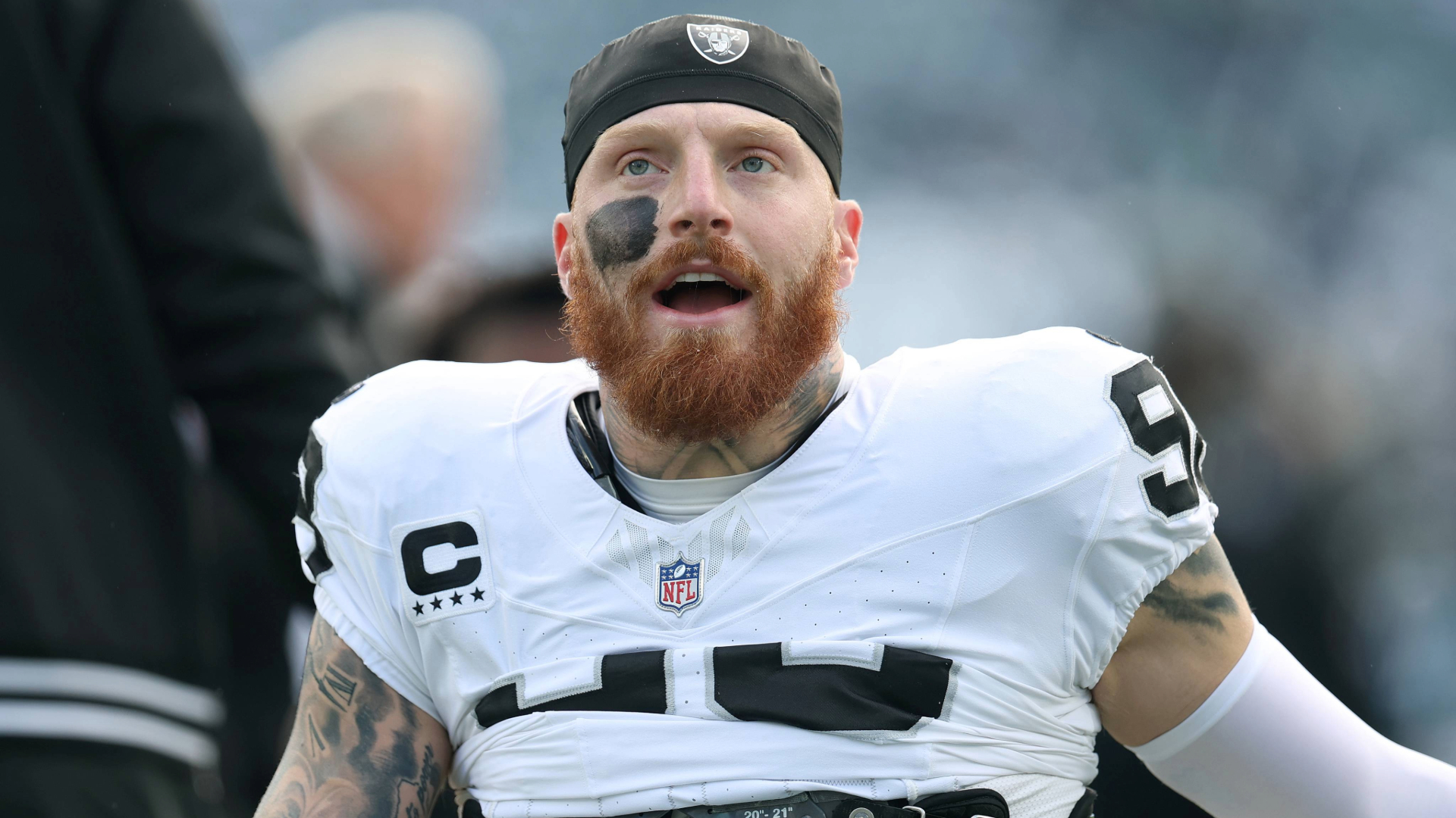 Maxx Crosby, astro da defesa dos Raiders, 'quer jogar para Mike
