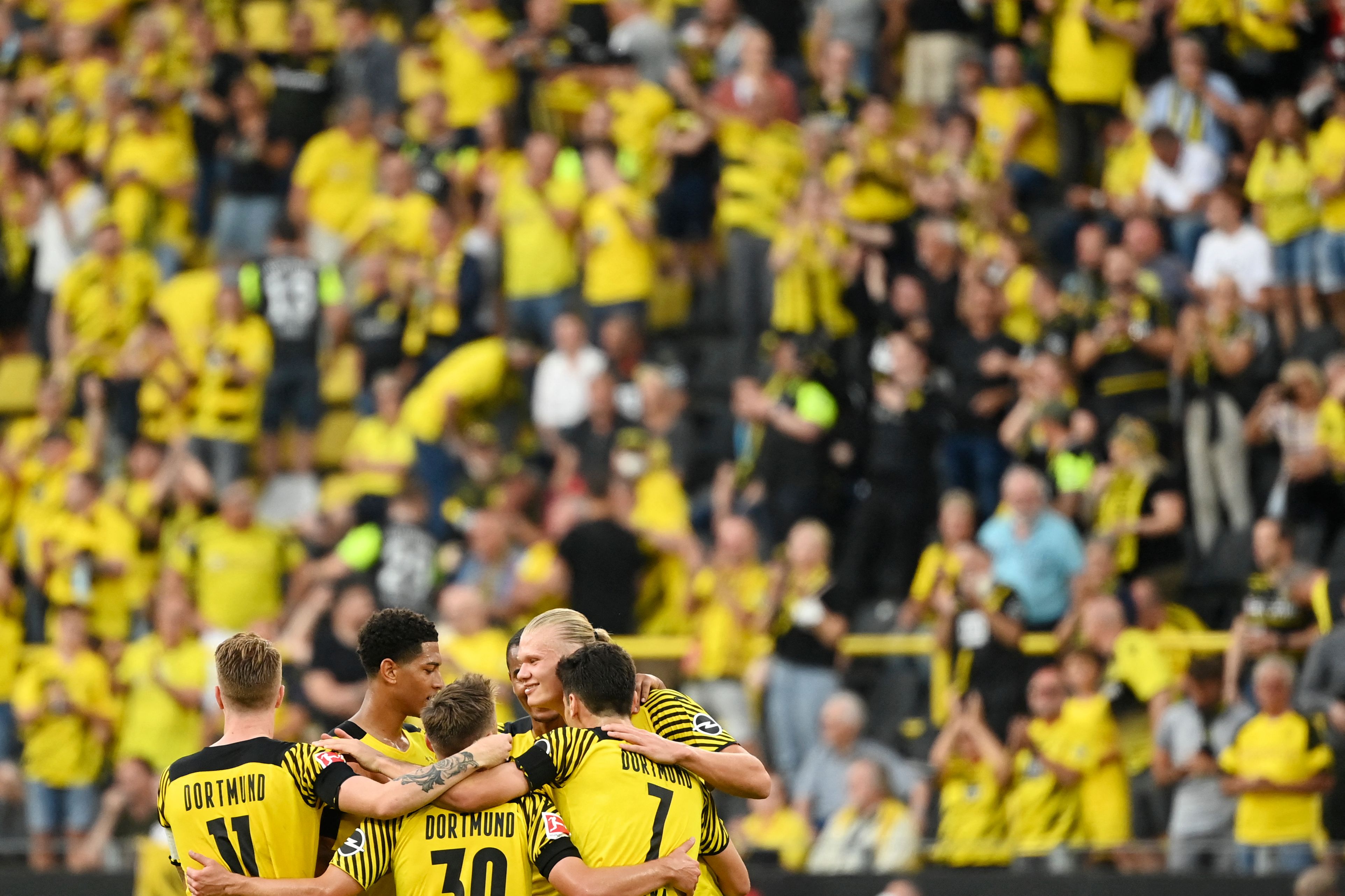 Borussia Dortmund BVB Fans Signal Iduna Park Haaland Reus