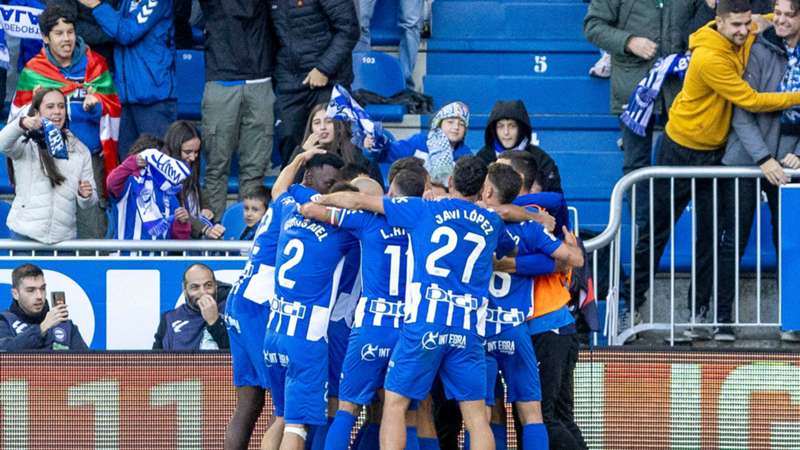 Maximiano volta a ser titular, mas Almería continua sem vitórias