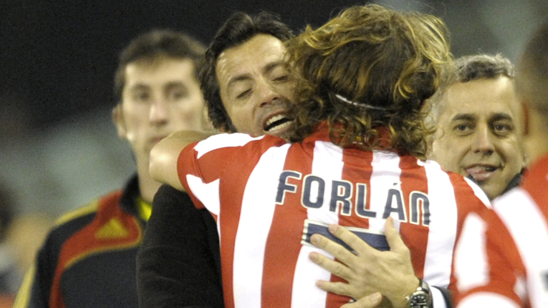 Quique Sánchez Flores, Atlético de Madrid, Diego Forlán