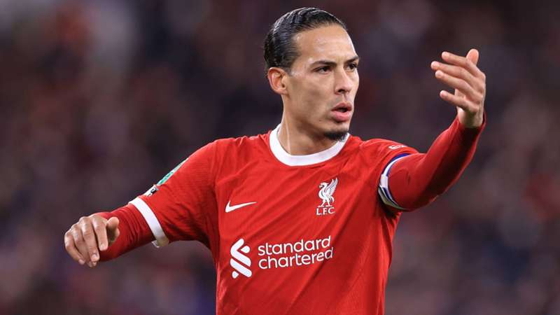 Transfer expert gives update on Virgil van Dijk's Liverpool future