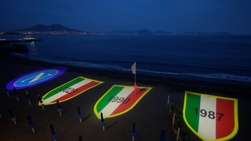 Napoli, Scudetto da cartolina: i tre titoli col Vesuvio all'orizzonte