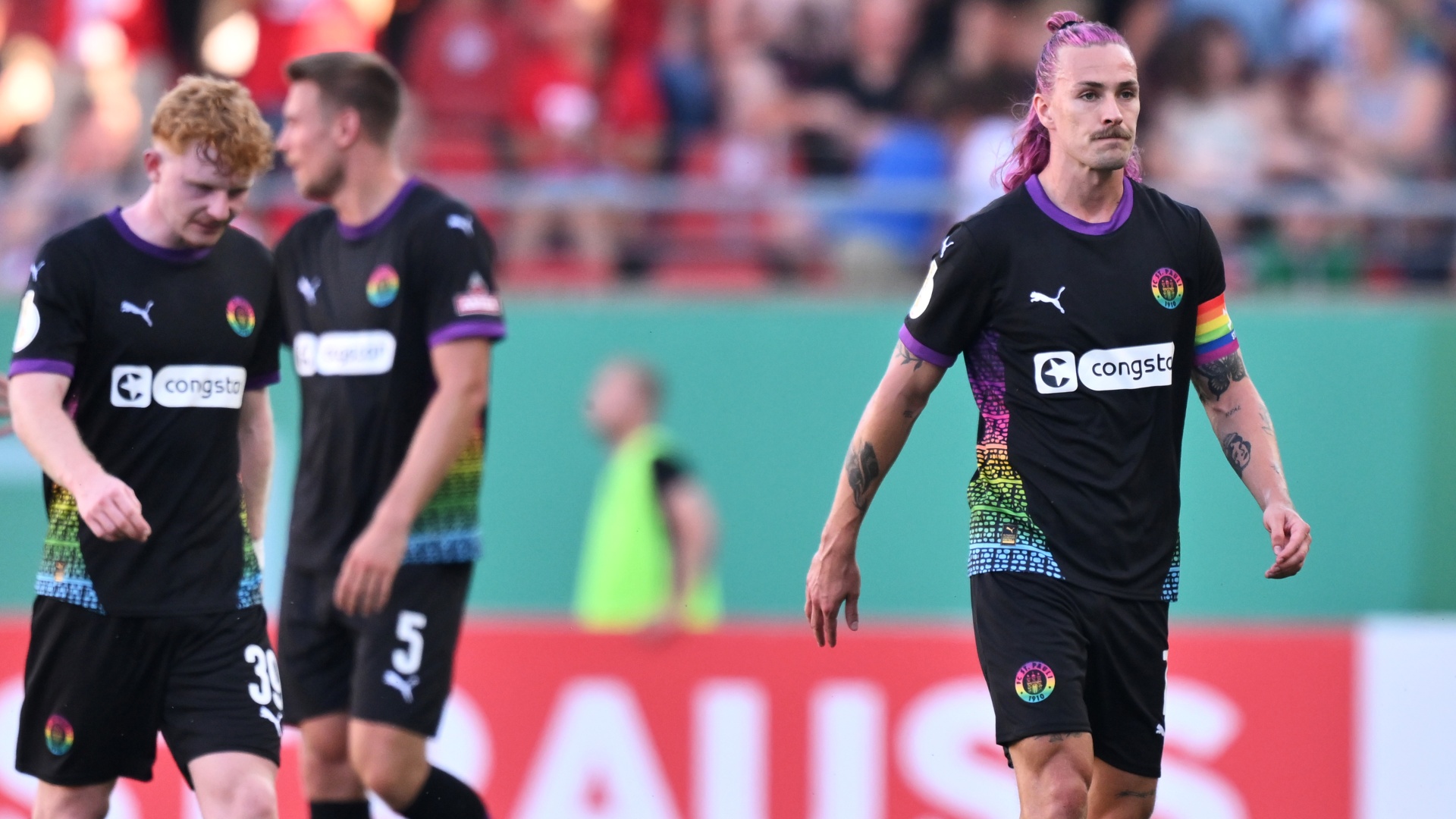 Jackson Irvine St. Pauli 16082024 DFB Pokal Hallescher FC