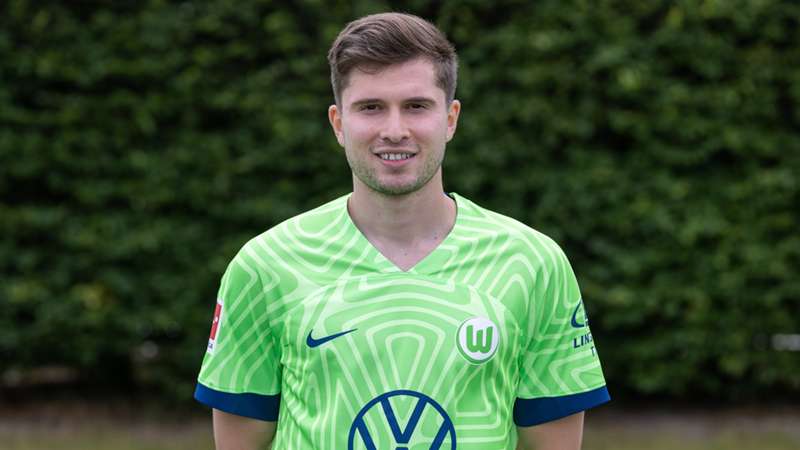 FC Augsburg holt Mittelfeldspieler Rexhbecaj vom VfL Wolfsburg