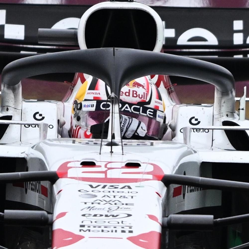 鈴鹿には走行するドライバーと目線の合う観客席が存在する…佐藤琢磨氏