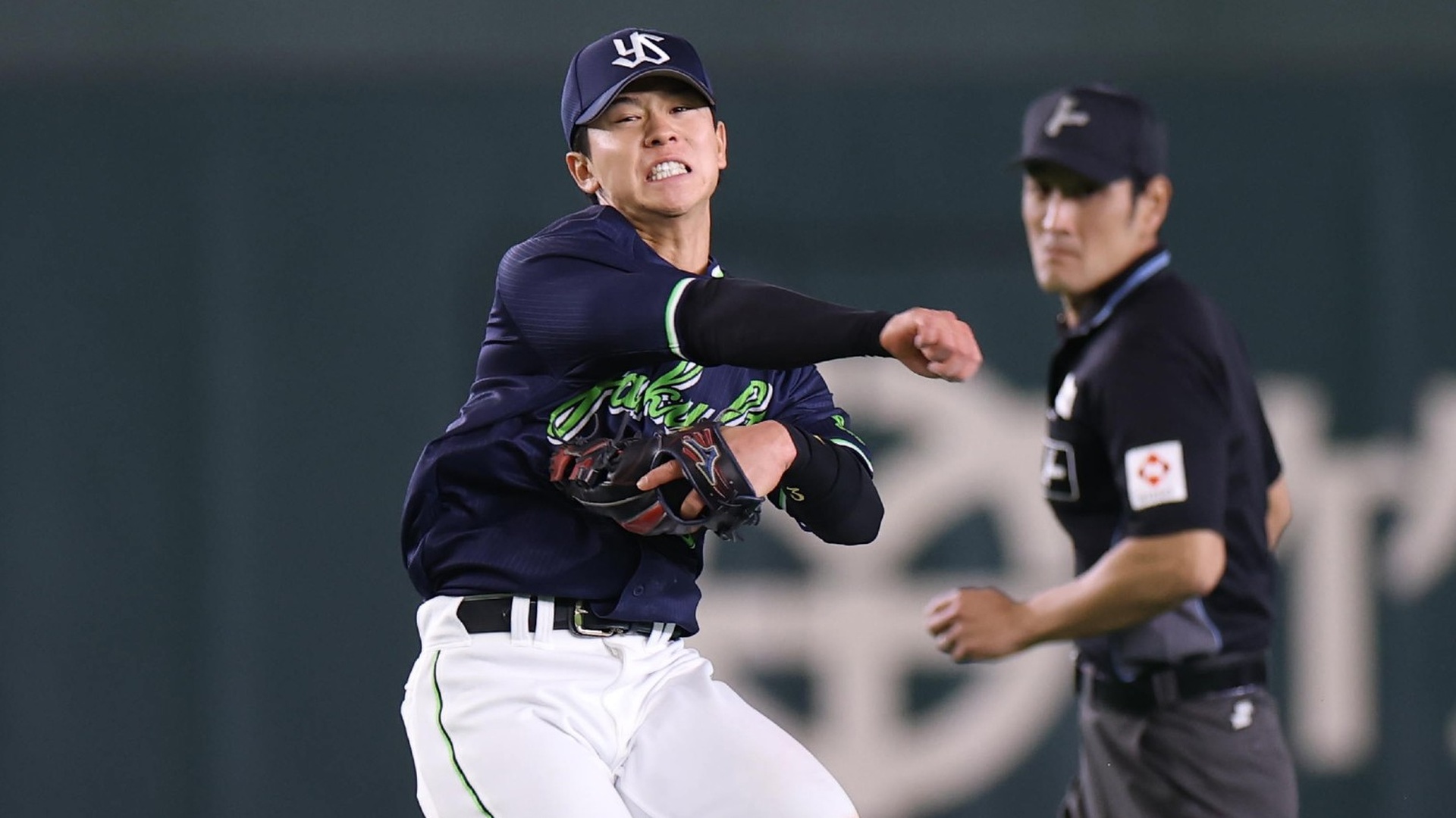 燕の牛若丸・内山壮真が見せた鮮やかなジャンピングスローに大きな反響
