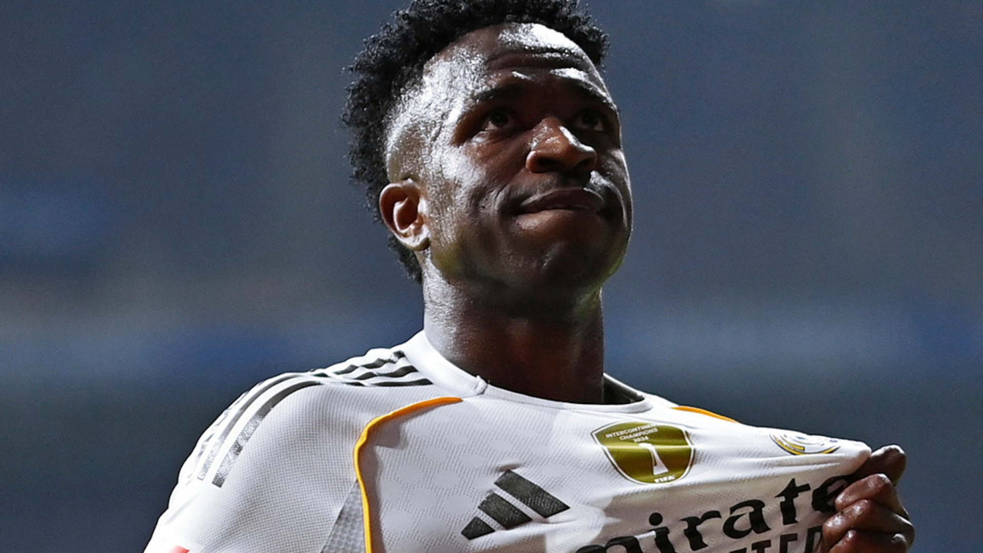 Vinicius y las imágenes de su polémica noche ante el Real Oviedo: un  bostezo, su cabreo en la celebración y un gesto de 'a Segunda' | DAZN News  MX