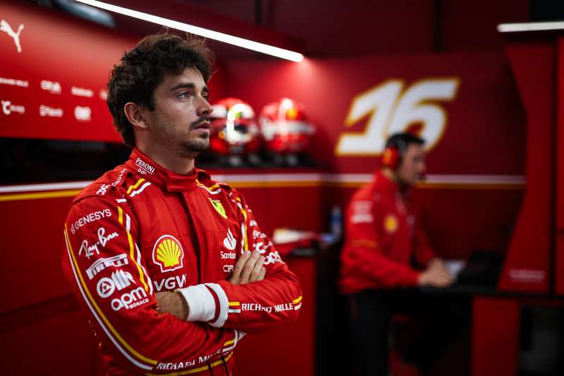 Charles Leclerc y su queja por radio tras su batalla con Carlos Sainz en el Sprint del GP de China 2024: "Está peleando más conmigo que con los otros"