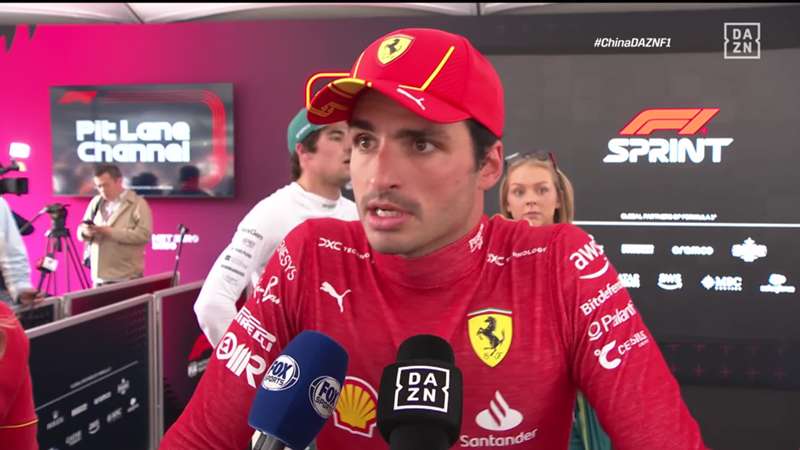 Carlos Sainz y su análisis de su toque con Fernando Alonso: "Ha hecho un movimiento optimista para devolvérmela que le ha costado la carrera a él y a mí"