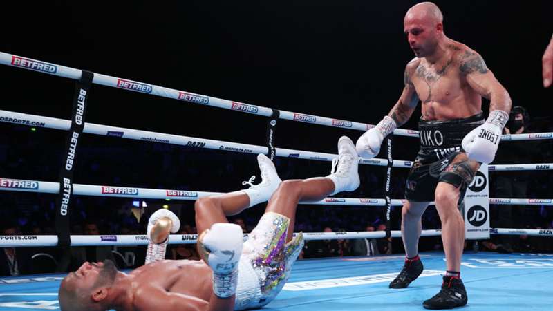 'It was a clever set-up by Kiko and I think Barry got complacent over the rounds,' Leigh Wood analyses Kid Galahad's loss to Kiko Martinez