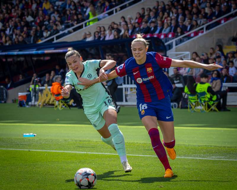 Chelsea FC Women vs FC Barcelona: A tense UEFA Women's Champions League ...