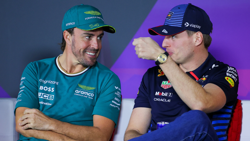 Max Verstappen analiza la renovación de Fernando Alonso por Aston Martin: “Quieren ganar en F1, tiene sentido”