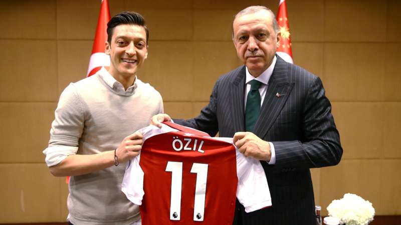 Mesut Özil Recep Erdogan Foto Trikot 2018