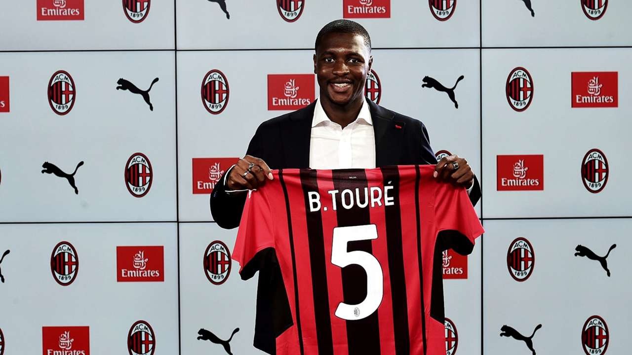 積極補強のミラン モナコからバロ トゥーレ獲得を発表 4年契約 背番号は 5 セリエa Dazn News 日本 積極補強のミラン モナコからバロ トゥーレ獲得を発表 4年契約 背番号は 5 セリエa Dazn News 日本