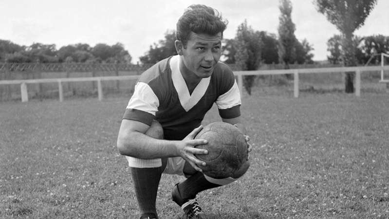 Quién fue Just Fontaine? La leyenda del fútbol francés que hizo historia en el Mundial de 1958 | DAZN News España