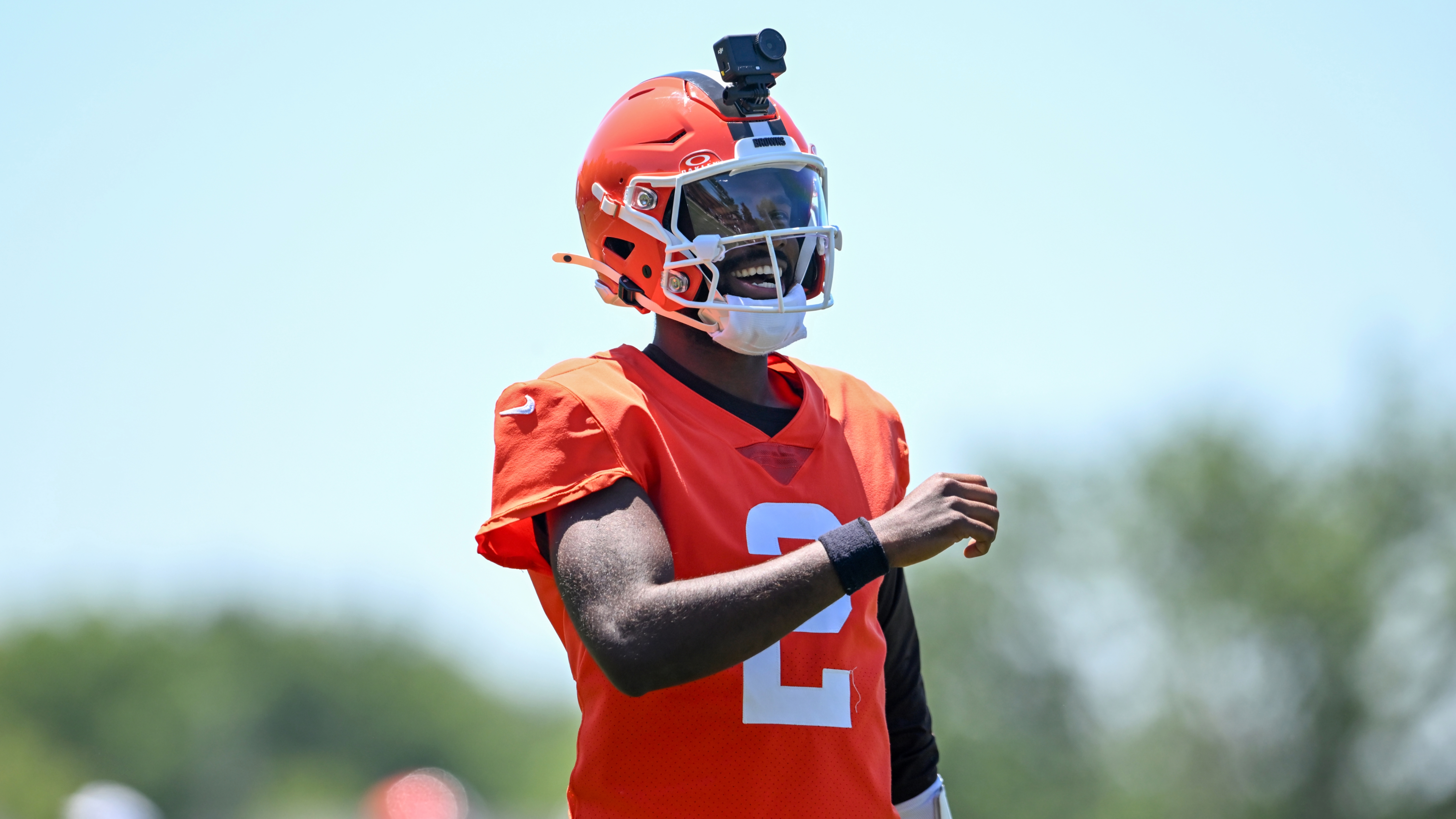 Sanders has 'narrowed the gap' on Watson in Browns QB battle | DAZN News US