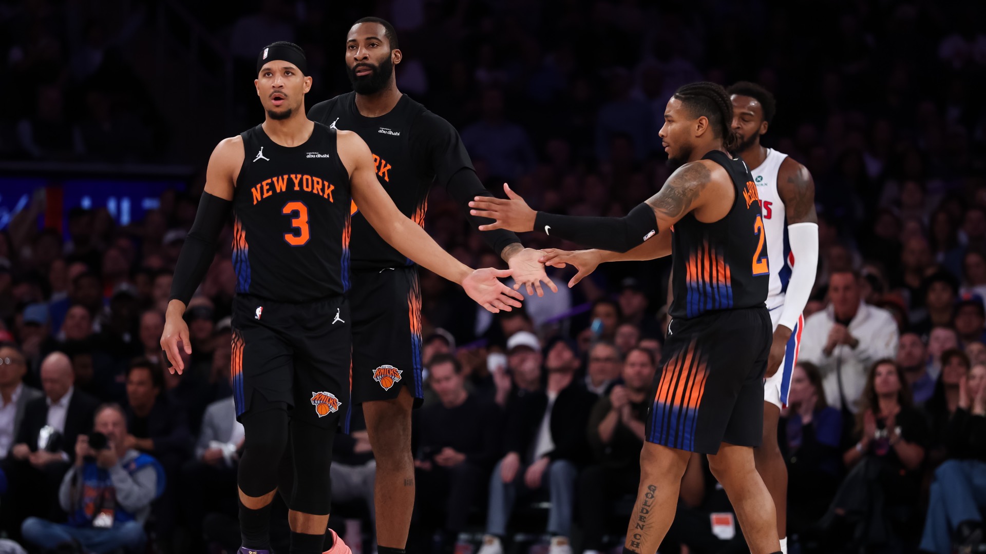 Knicks' Josh Hart jokingly squares up with Pistons assistant coach after tussle
