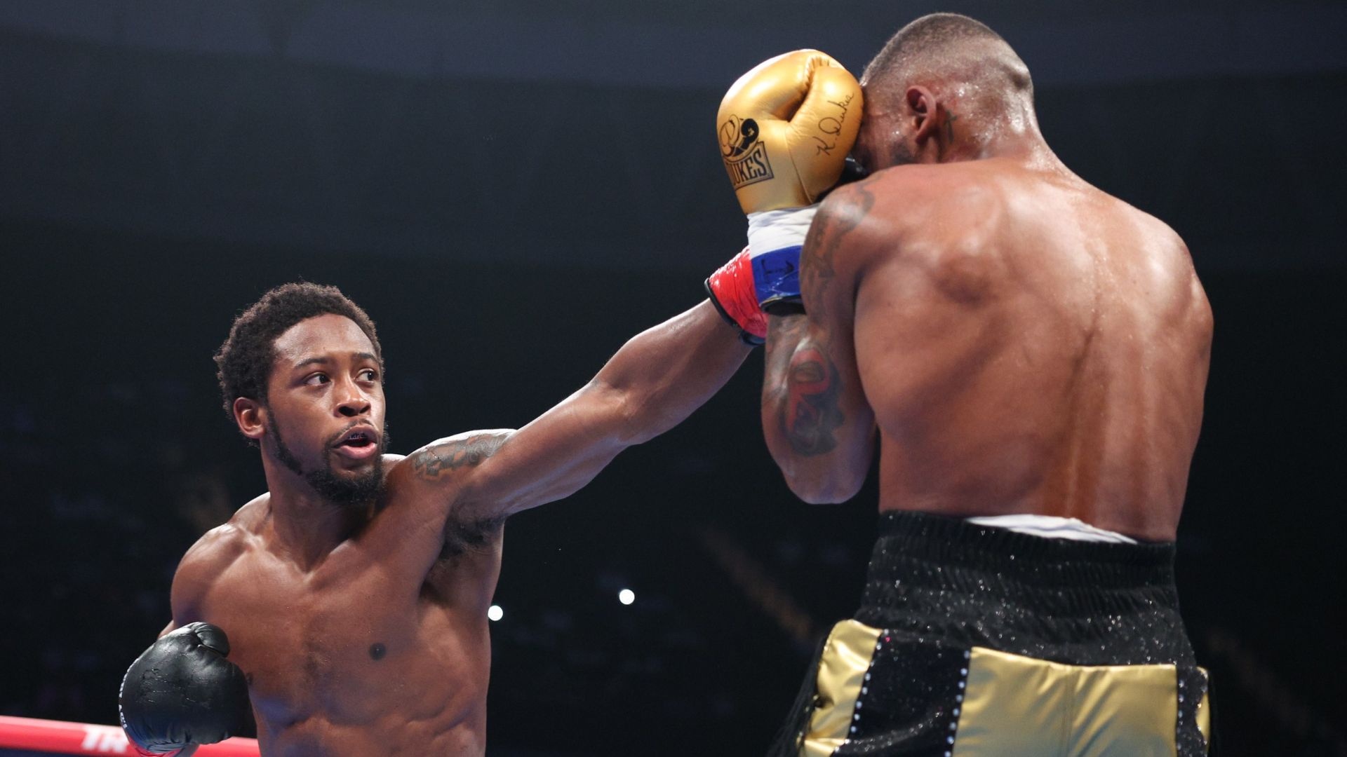 What time is the Fabian Edwards vs Dalton Rosta fight tonight