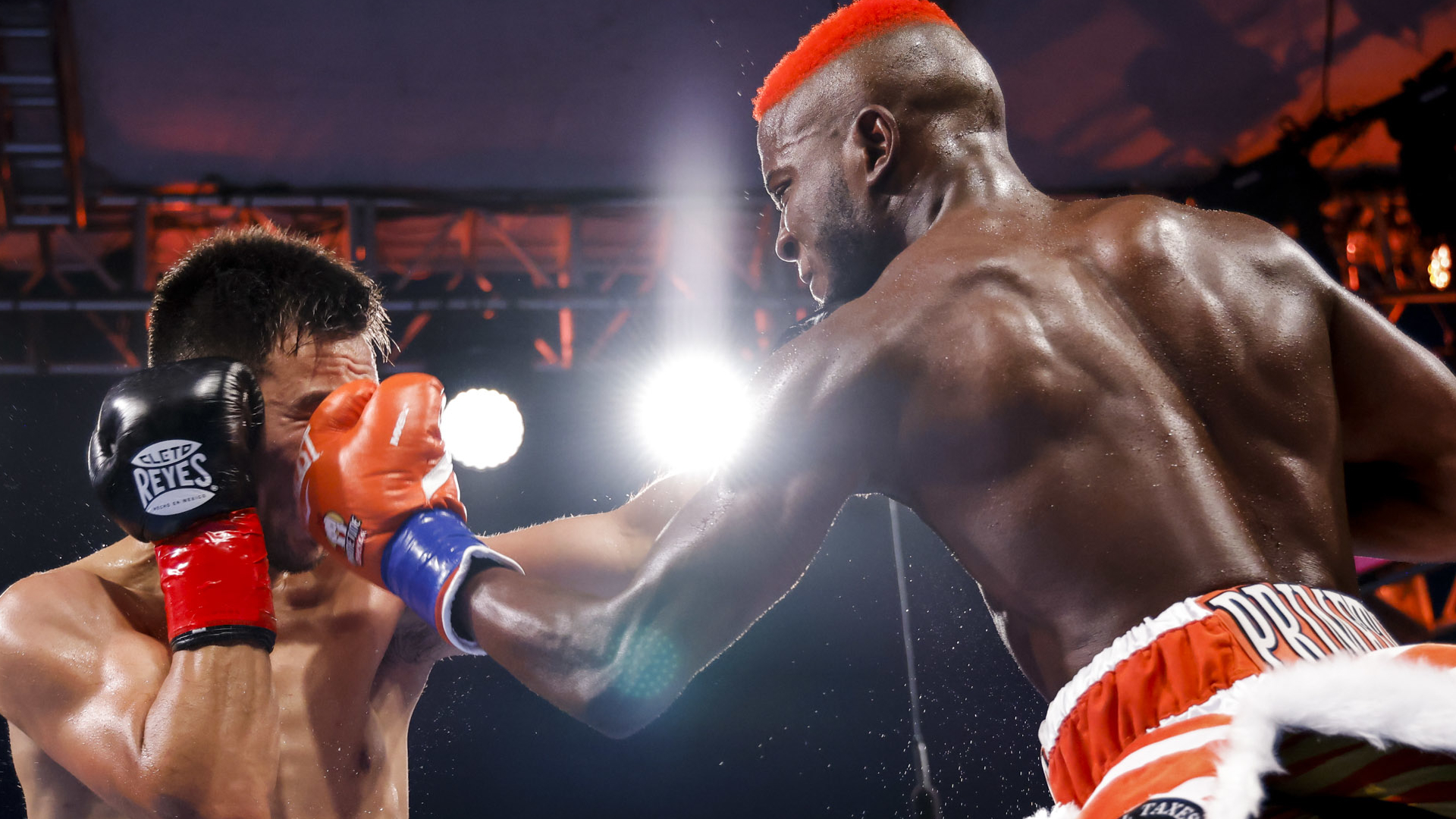 Chris Colbert jabs his way past Tugstsogt Nyambayar by unanimous ...