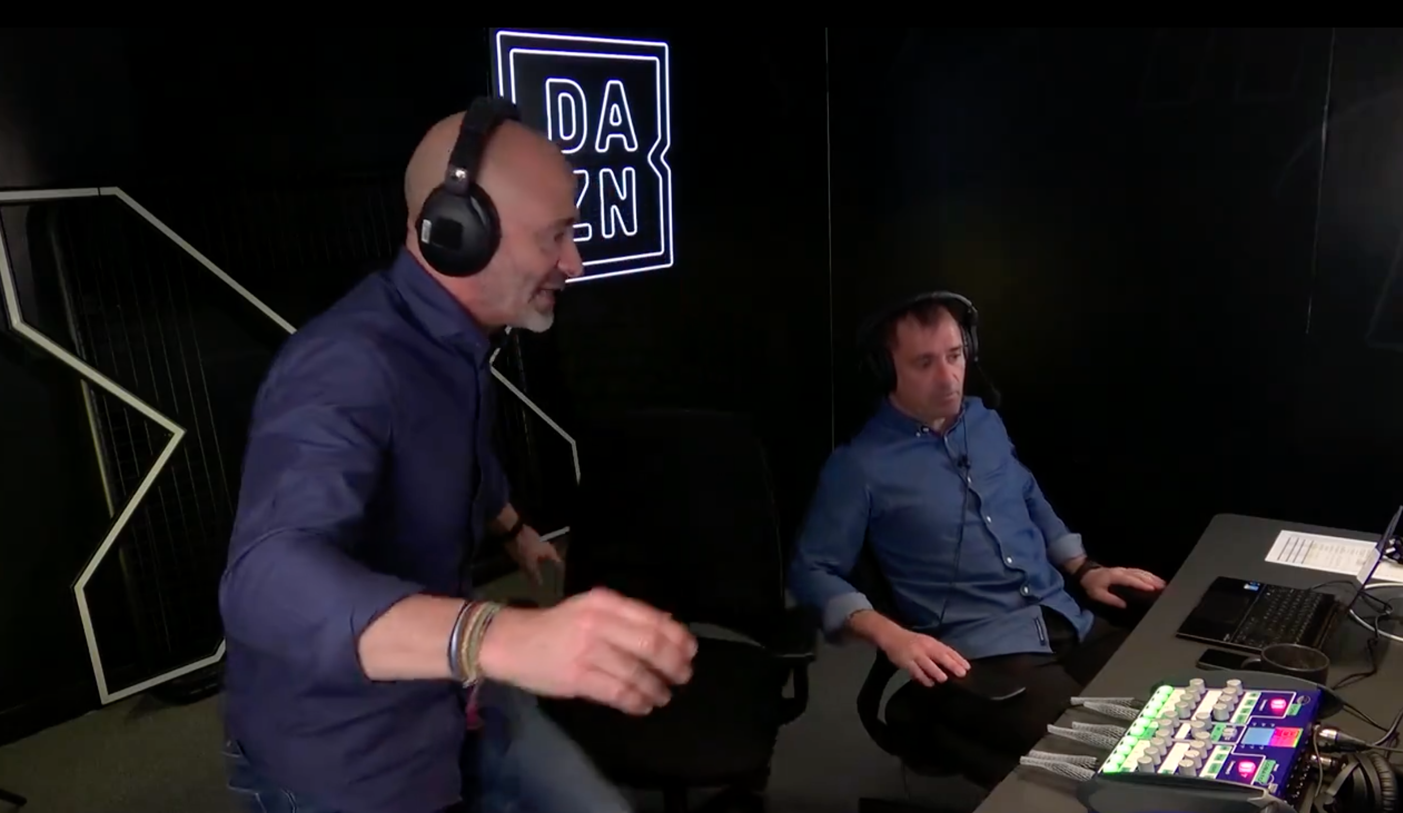 Antonio Lobato y Toni Cuquerella en la cabina de DAZN