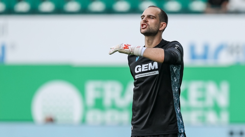 Freiheitsstrafe von bis zu fünf Jahren droht: Herthas Keeper Marius Gersbeck wird angeklagt