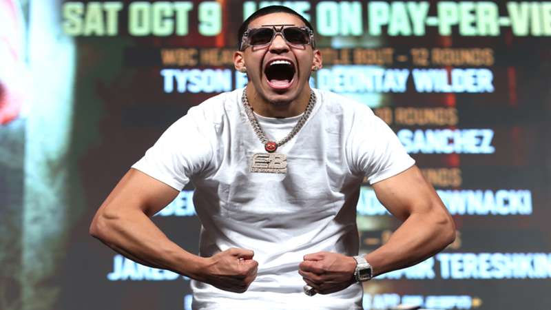 Edgar Berlanga cree que una futura pelea con Canelo haría "tremendos números"