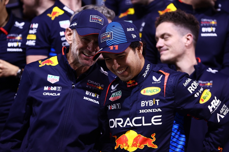 Checo Pérez confiesa que tuvo "dos oportunidades" de abandonar Red Bull de cara a 2025, pero las descartó: "Me encanta el desafío que tengo"