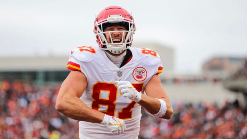 Travis Kelce hace historia en la NFL: ¡así fue el momento en el que batió el récord de recepciones en Playoffs!