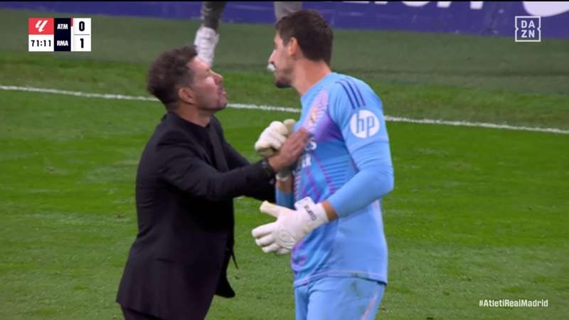 Diego Simeone criticises Thibaut Courtois' Madrid derby behaviour: "You can celebrate, but not by looking at the stands and making gestures"