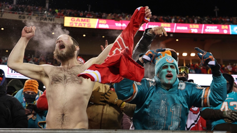 15 personas hospitalizadas y docenas sufriendo hipotermia: las secuelas del gélido duelo de Playoffs NFL entre Kansas City Chiefs y Miami Dolphins