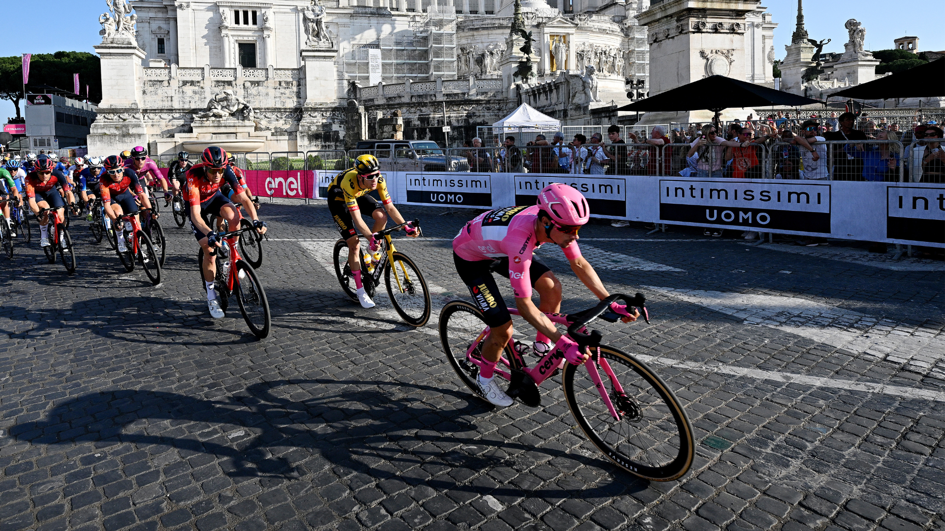 Roglic maglia rosa