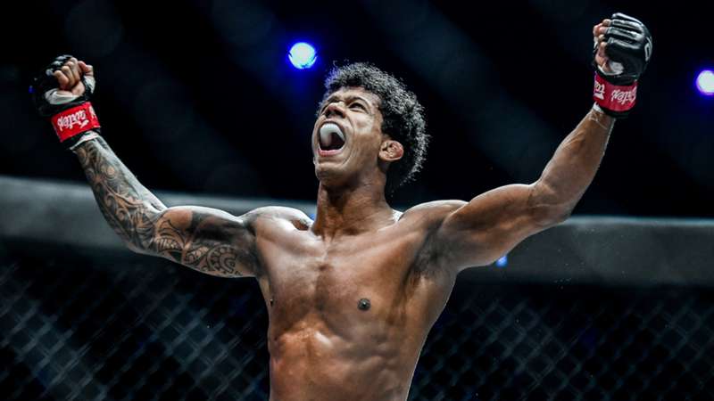 What happened in Adriano Moraes vs. Demetrious Johnson 1?