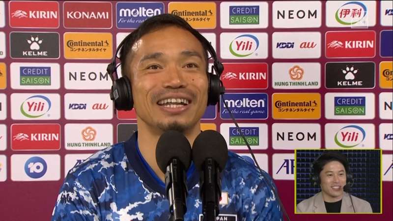 最終予選突破に貢献した長友佑都 内田篤人氏にまさかのおねだり スタジオは笑いの渦へ オーストラリア対日本 22カタールw杯アジア最終予選 Dazn News 日本