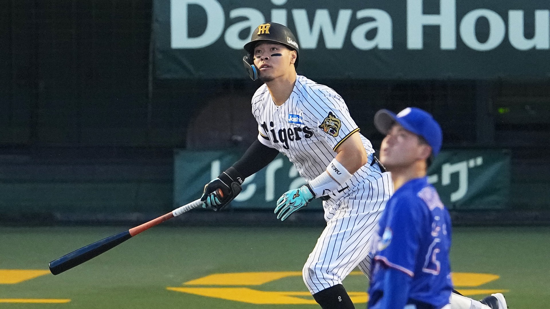 阪神】佐藤輝明が2ランホームランを放つなど3打点をマーク、立石正広は