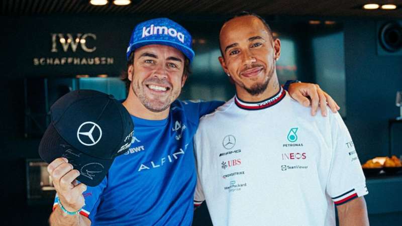 Fernando Alonso y Lewis Hamilton sellan la paz: el asturiano ya tiene el regalo del heptacampeón del mundo de Fórmula 1