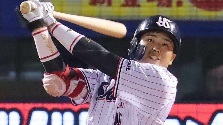 21東京ヤクルトスワローズ プロ野球選手名鑑 Dazn News 日本