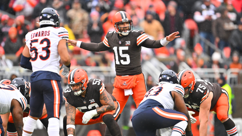 ¡Joe Flacco sigue de dulce! El veterano quarterback de los Cleveland Browns rompe registros en la temporada NFL con su partido ante los Chicago Bears