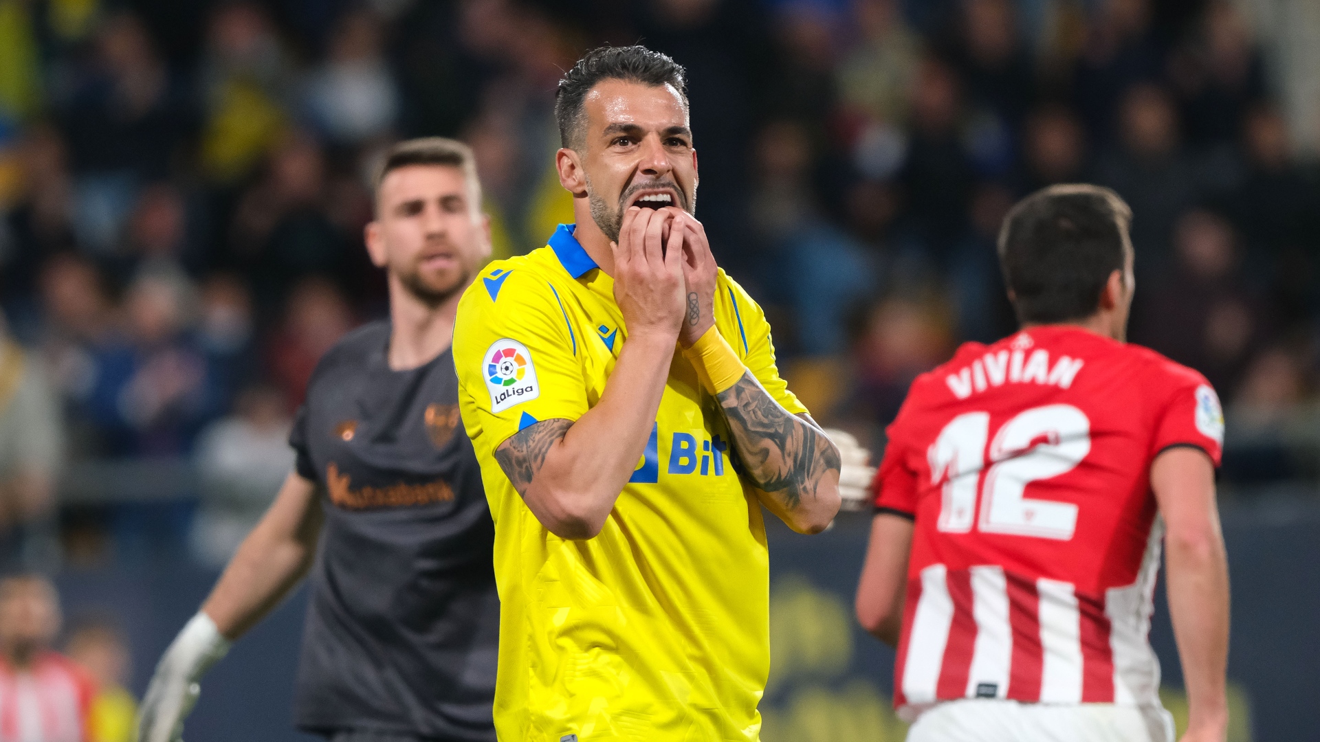 Alvaro Negredo Vivian Cadiz Athletic Club LaLiga