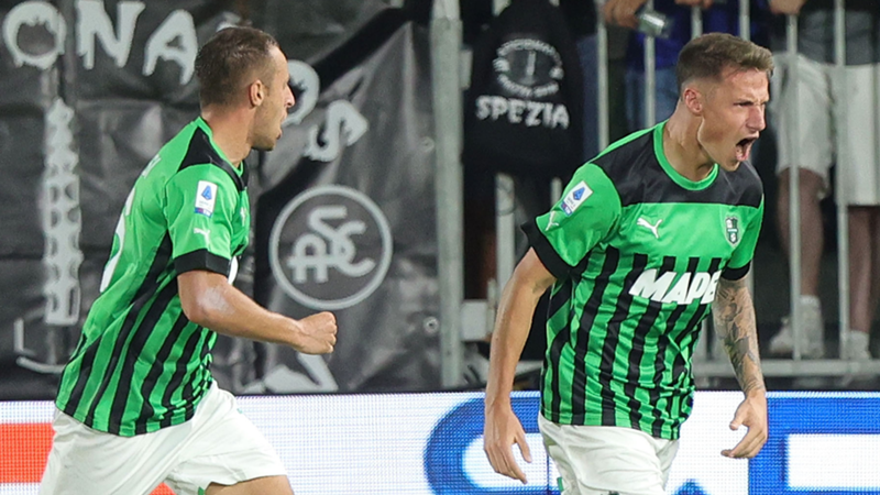 Pinamonti felice per il suo primo gol con il Sassuolo contro lo Spezia