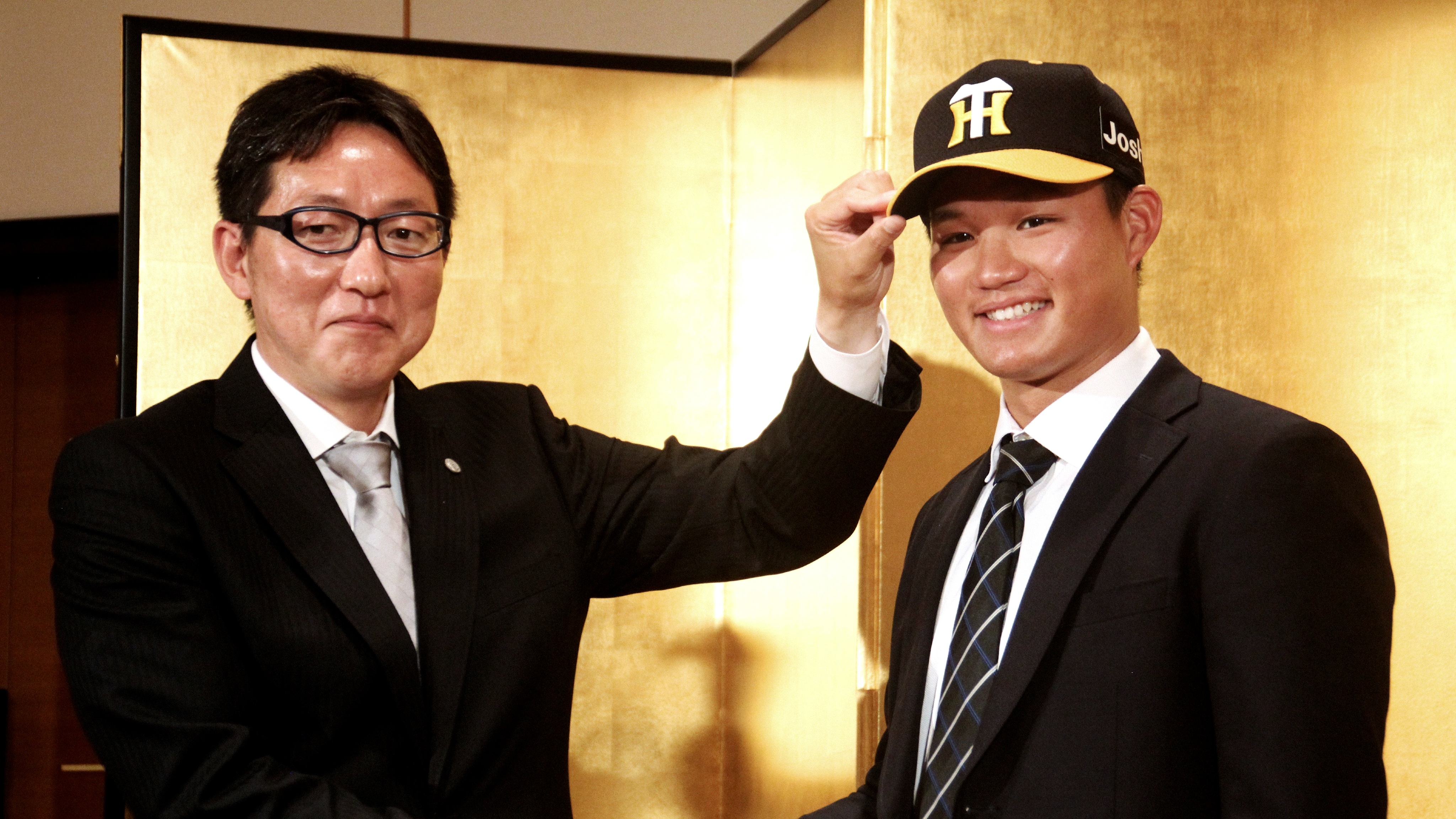 阪神が新人選手入団発表会 ドラフト1位の森下は背番号「1」に決定 