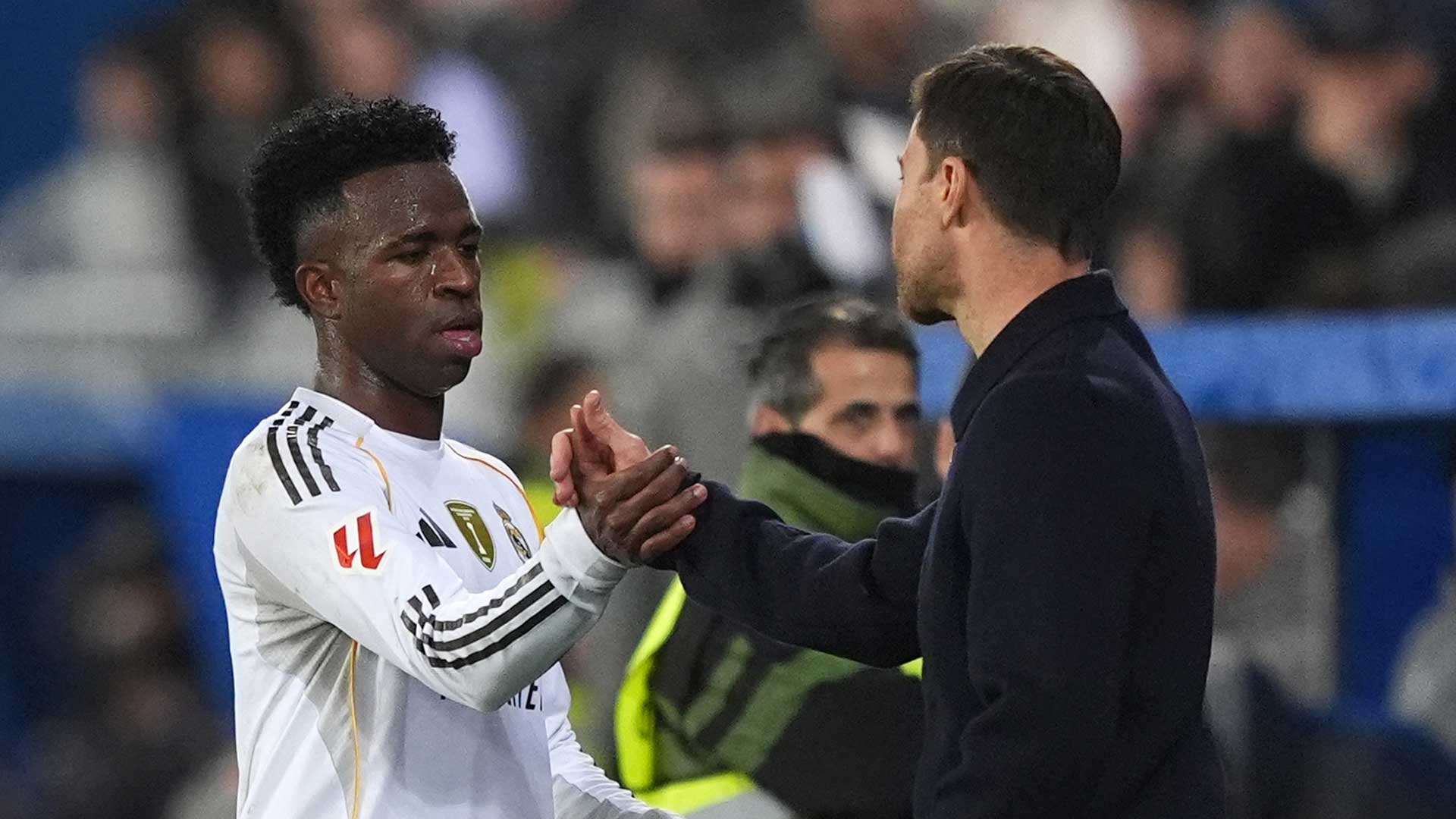 接戦を制して勝利を取り戻したレアル・マドリード、シャビ・アロンソ