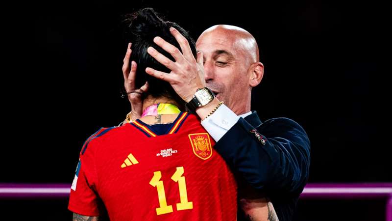 スペインサッカー連盟会長、確実視されていた辞任を拒否！「私は辞めない。あのキスには同意があった」「W杯優勝直後だ。辞めるほど深刻なことか？」