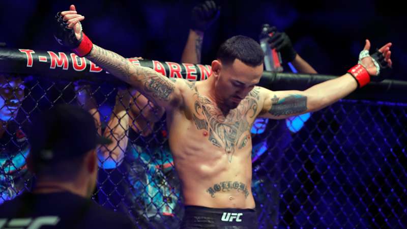 How Jon Jones, Henry Cejudo and more reacted to Max Holloway's buzzer-beating KO of Justin Gaethje at UFC 300