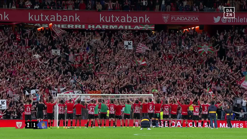 ¡Pelos de punta! La espectacular celebración de San Mamés con los jugadores del Athletic Club tras la victoria en el derbi vasco